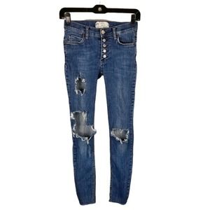 Free People Distressed Skinny Jeans Size 24. So cute but too small on me.